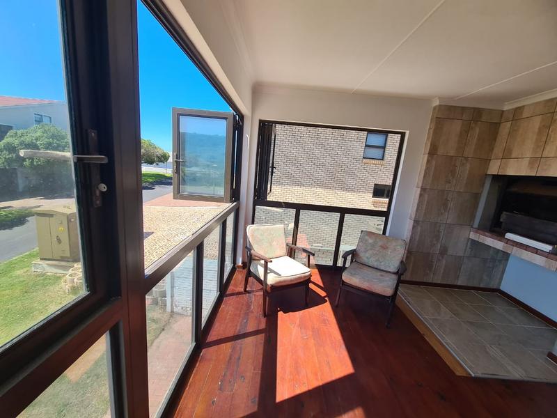 6 Bedroom Property for Sale in Reebok Western Cape